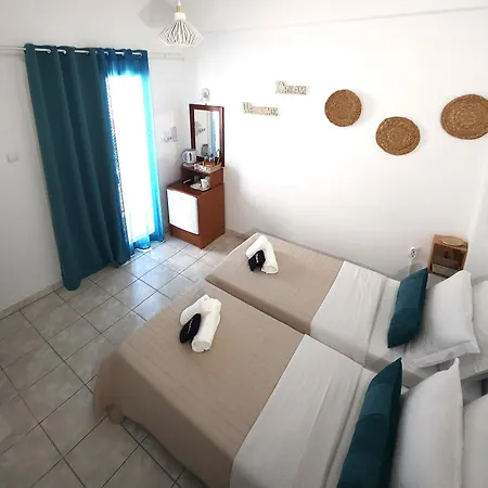Kato Yialos * Parikia (Paros)