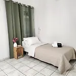 Kato Yialos Otel *