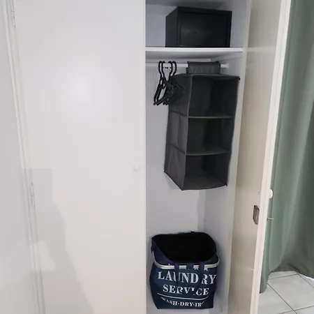 Kato Yialos * Parikia (Paros)