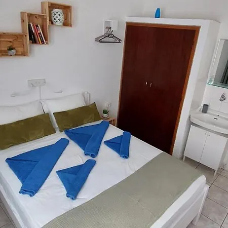 Kato Yialos Hotel *