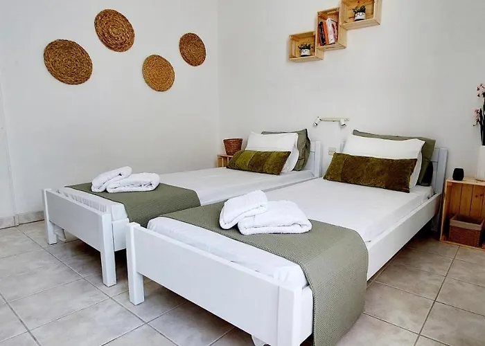 Kato Yialos * Parikia (Paros)