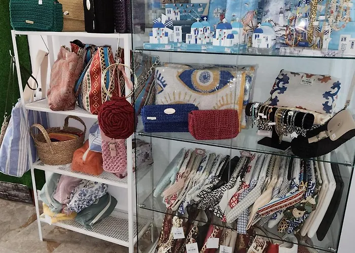 Kato Yialos 호텔 *