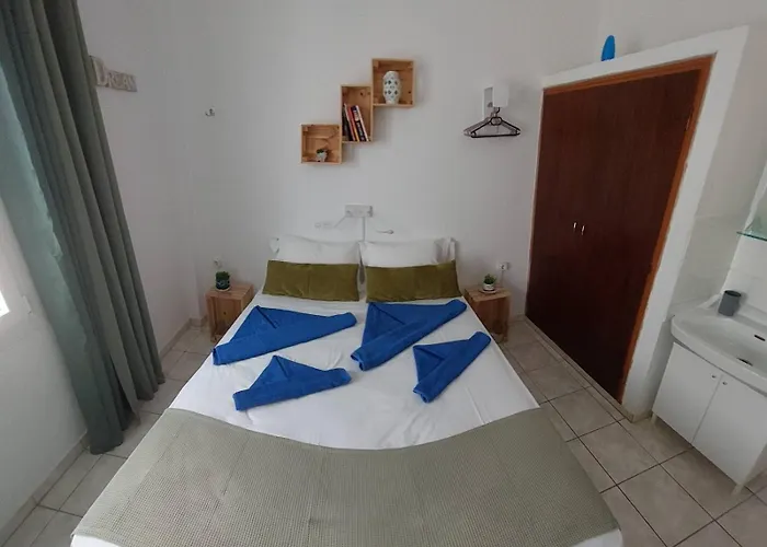 Kato Yialos * Parikia (Paros)